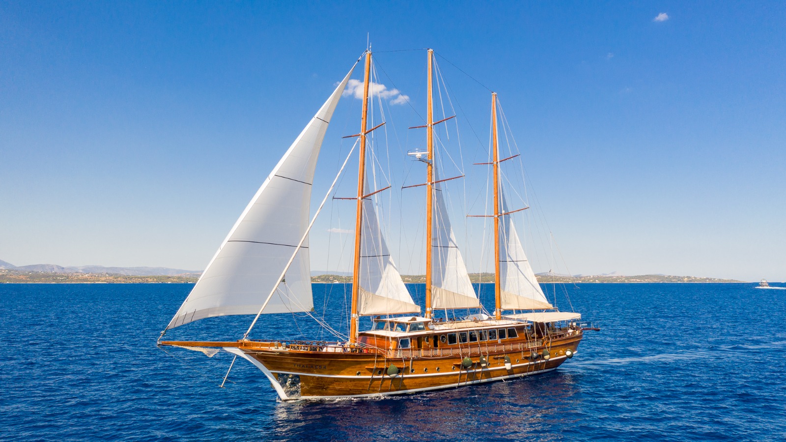 Motor sailer Thalassa – Boat Bike Tours